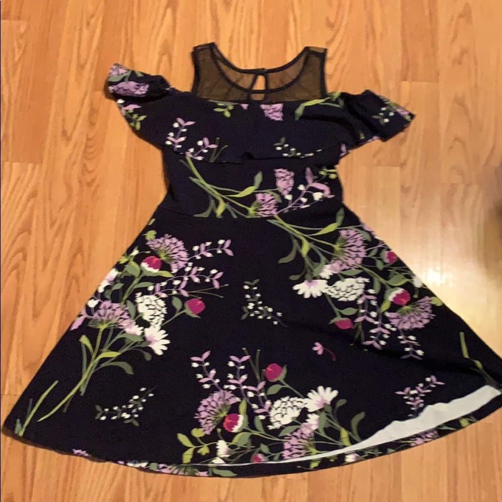 Dress - Picture 2 of 3